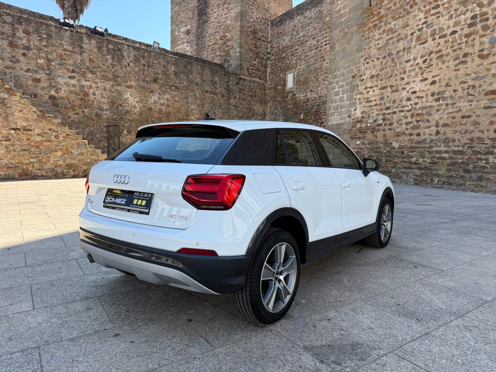 AUDI Q2 Design 1.6 TDI S LINE 