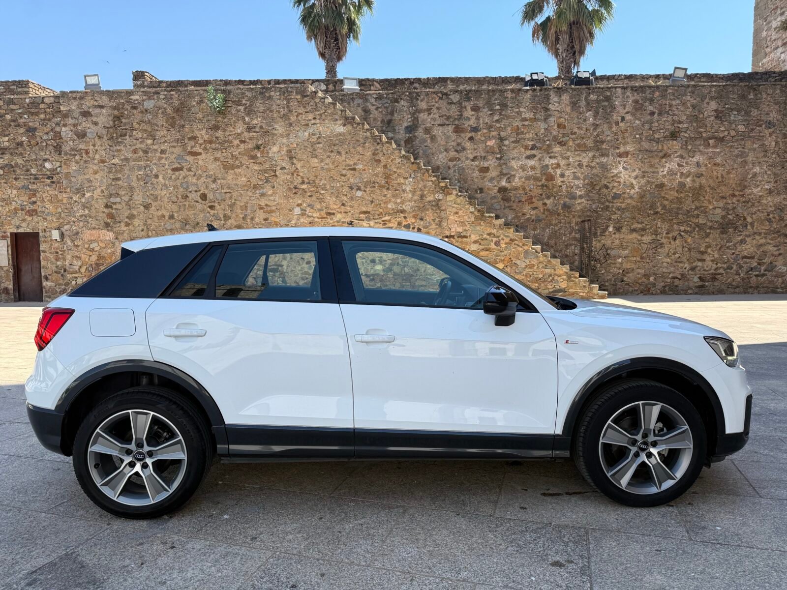 AUDI Q2 Design 1.6 TDI S LINE 