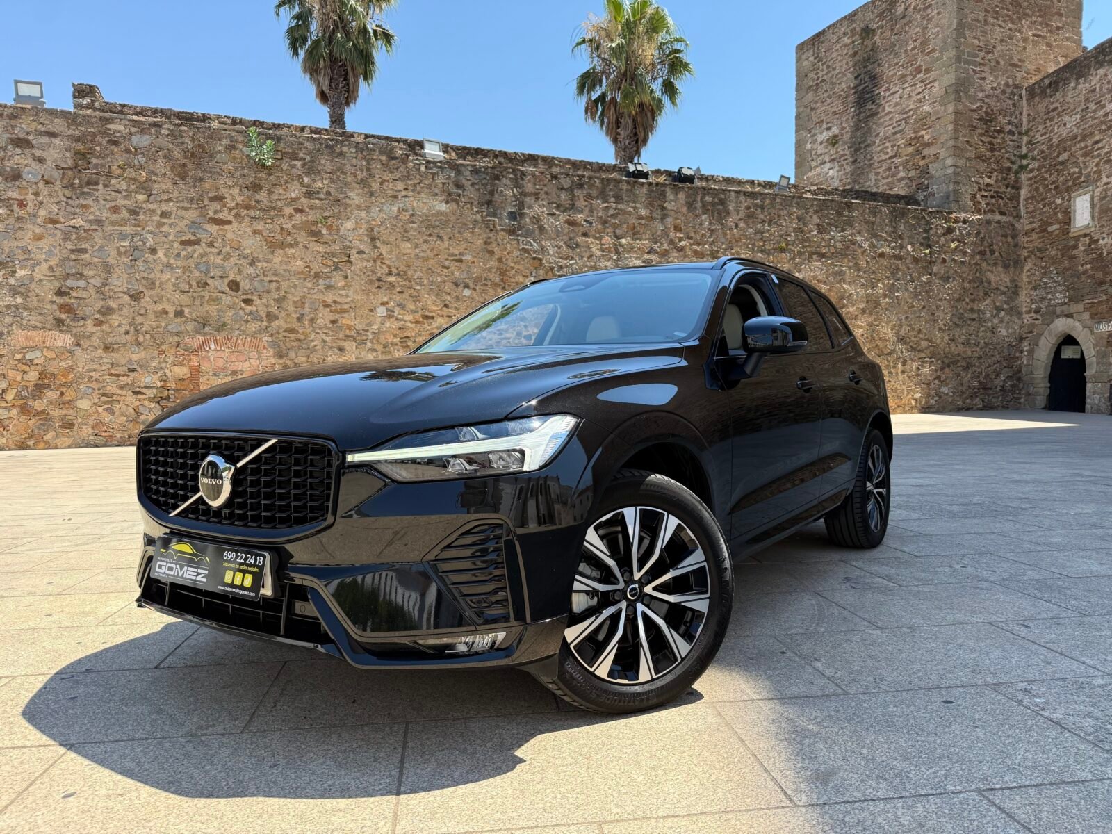 VOLVO XC60 2.0 B4 D Plus Dark Auto 197 CV