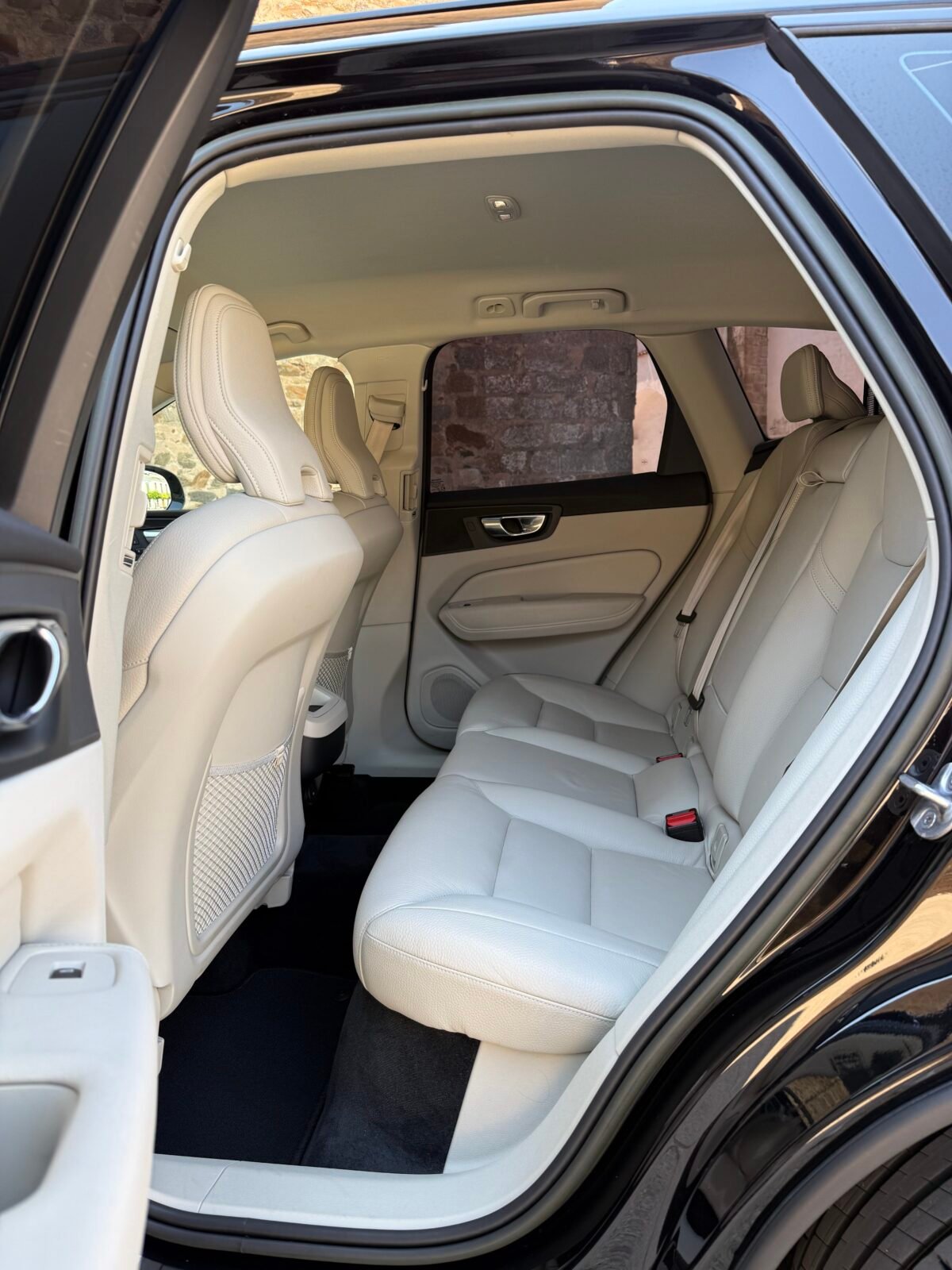 VOLVO XC60 2.0 B4 D Plus Dark Auto 197 CV
