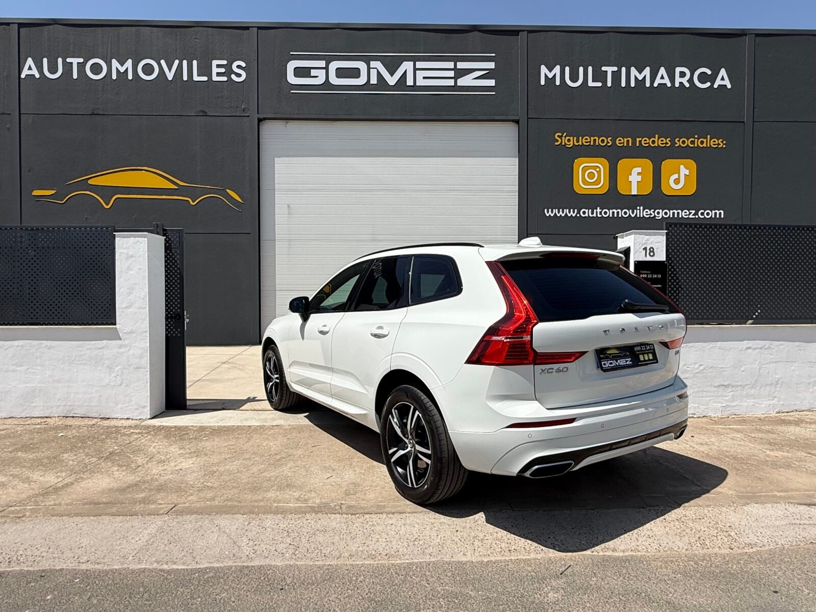 VOLVO XC60 2.0 B4 D R-Design Auto 197 CV