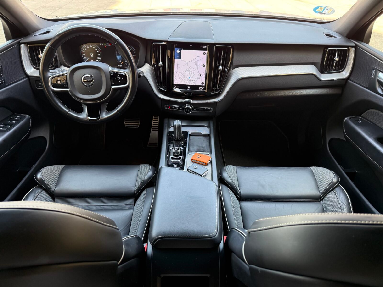 VOLVO XC60 2.0 B4 D R-Design Auto 197 CV