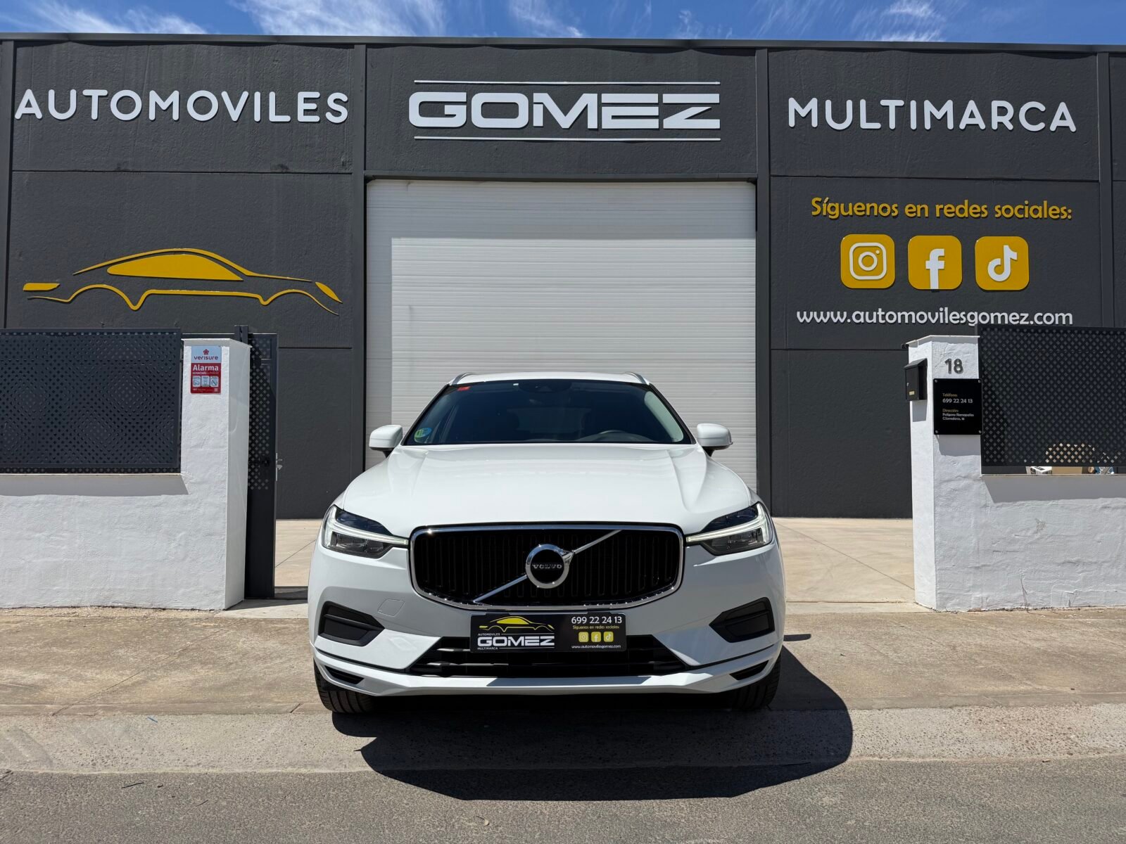 VOLVO XC60 2.0 B4 D Momentum Auto 197 CV 