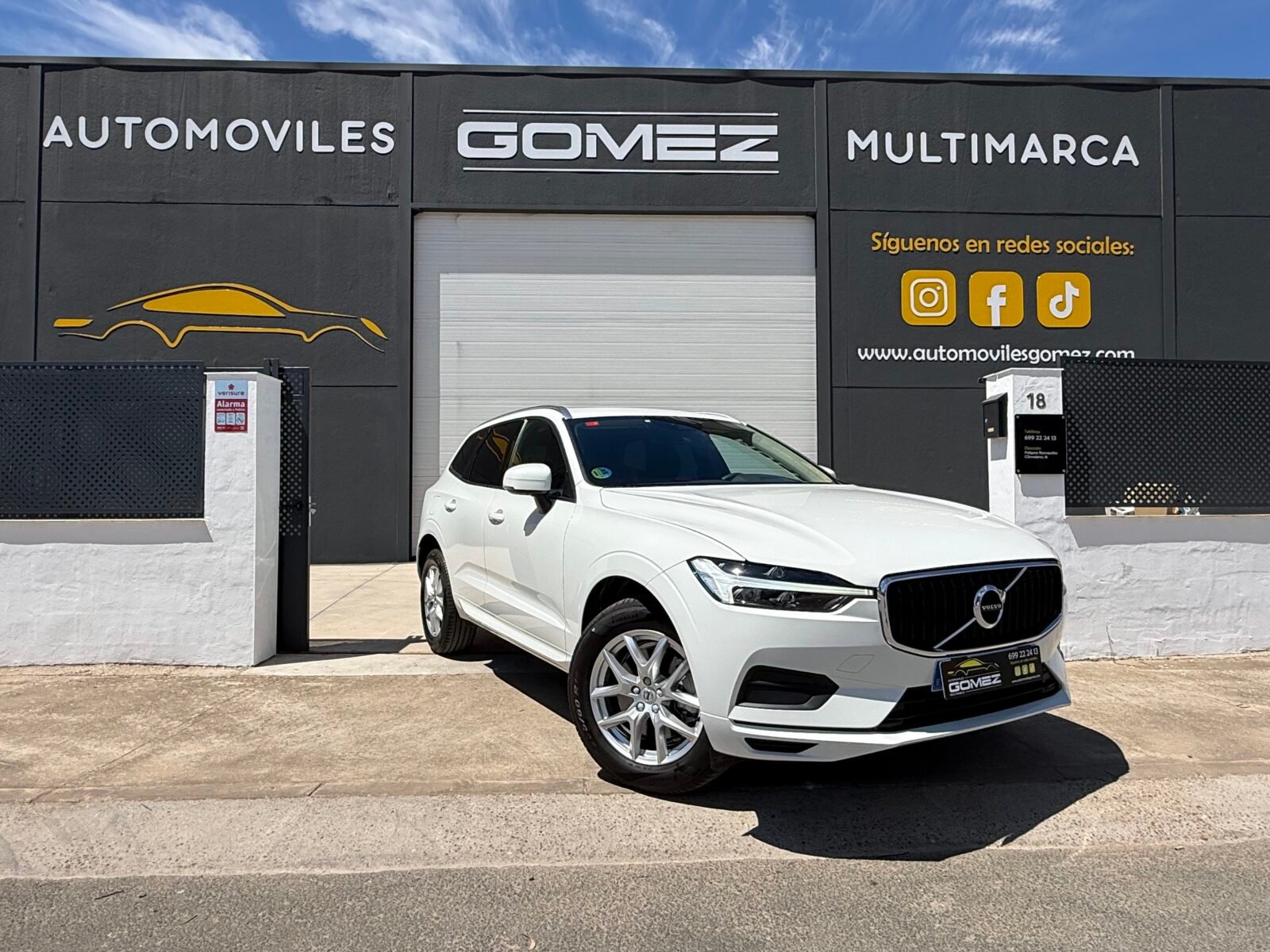 VOLVO XC60 2.0 B4 D Momentum Auto 197 CV 