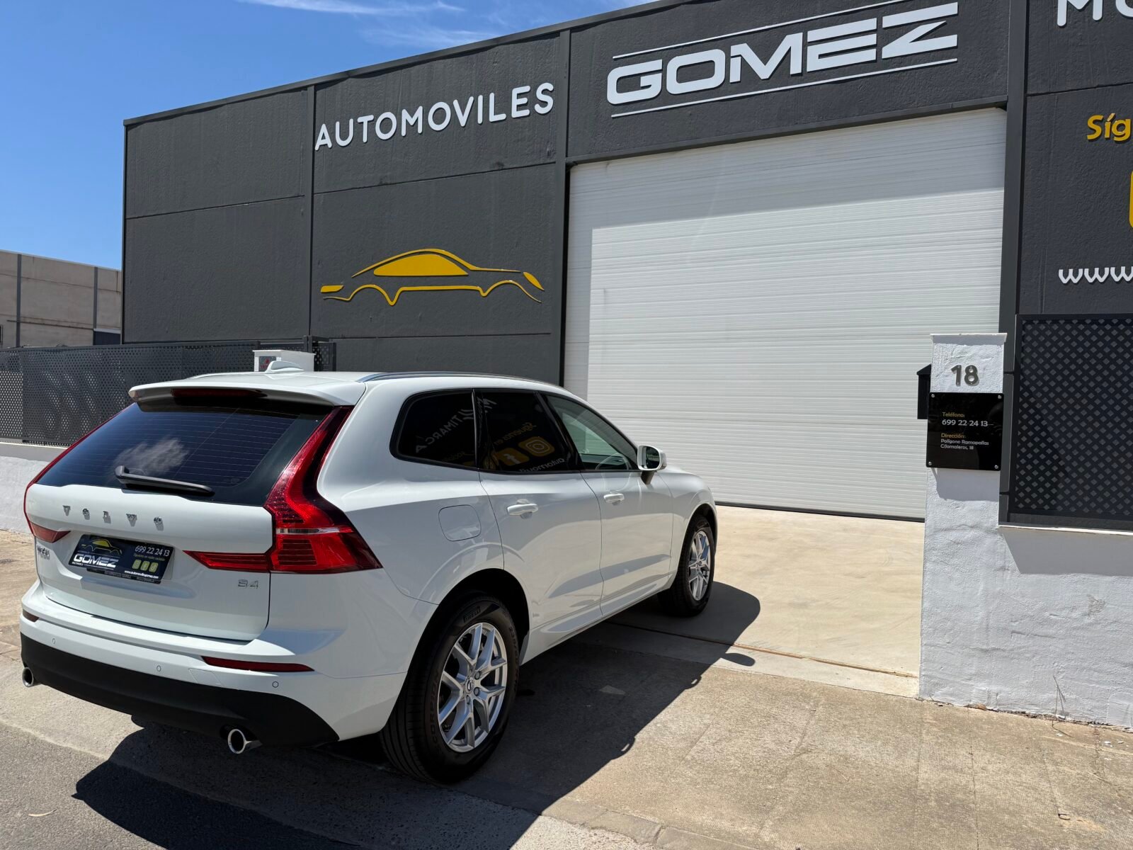 VOLVO XC60 2.0 B4 D Momentum Auto 197 CV 