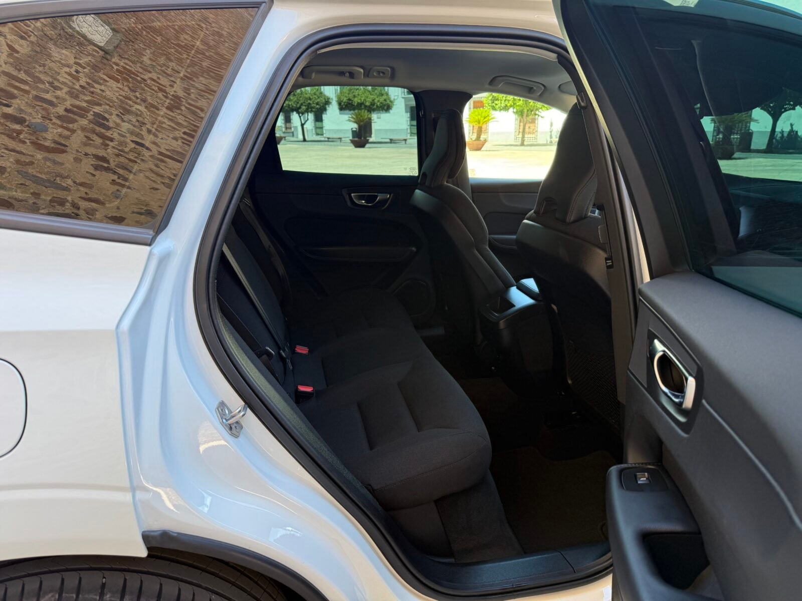 VOLVO XC60 2.0 B4 D Momentum Auto 197 CV 