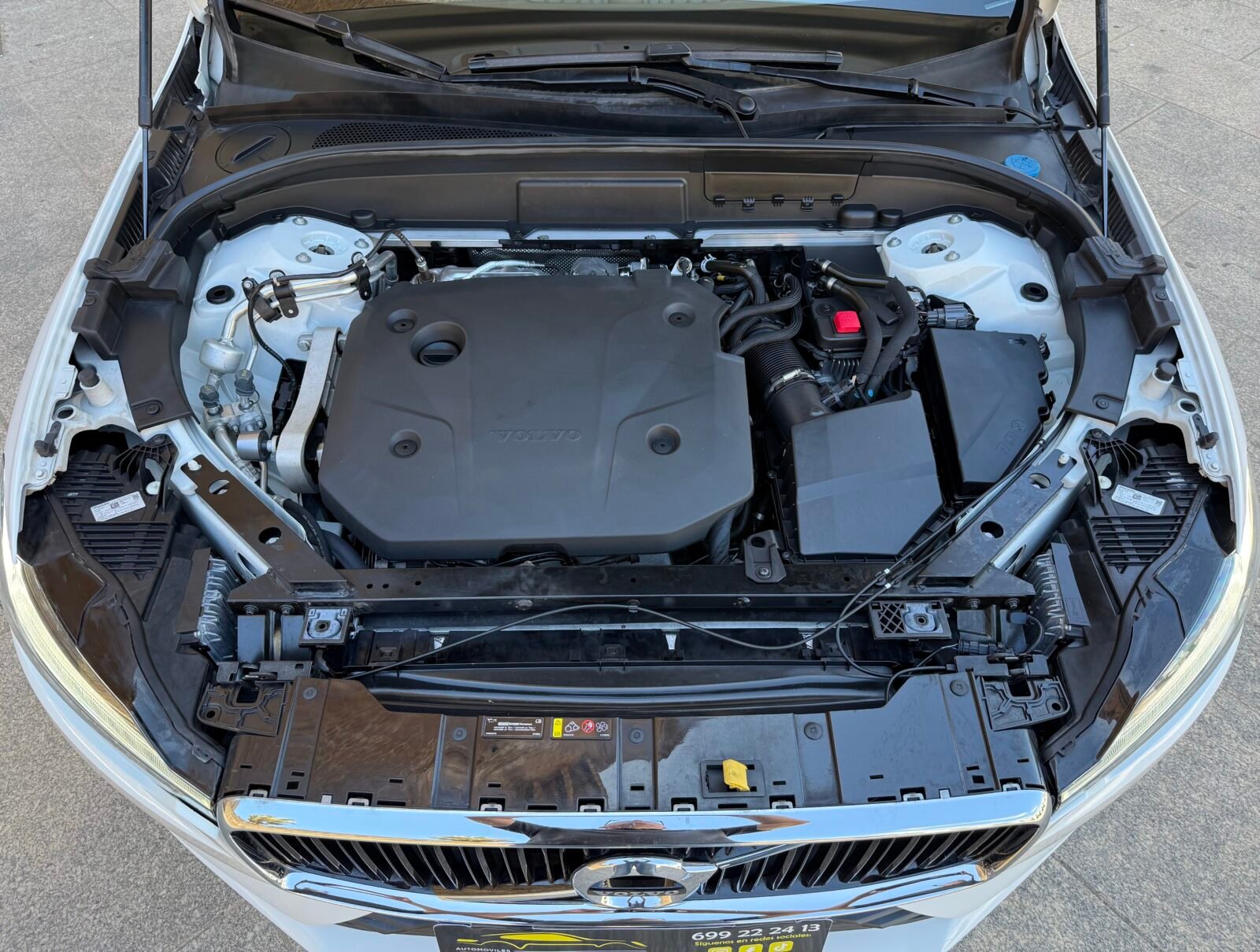 VOLVO XC60 2.0 B4 D Momentum Auto 197 CV 