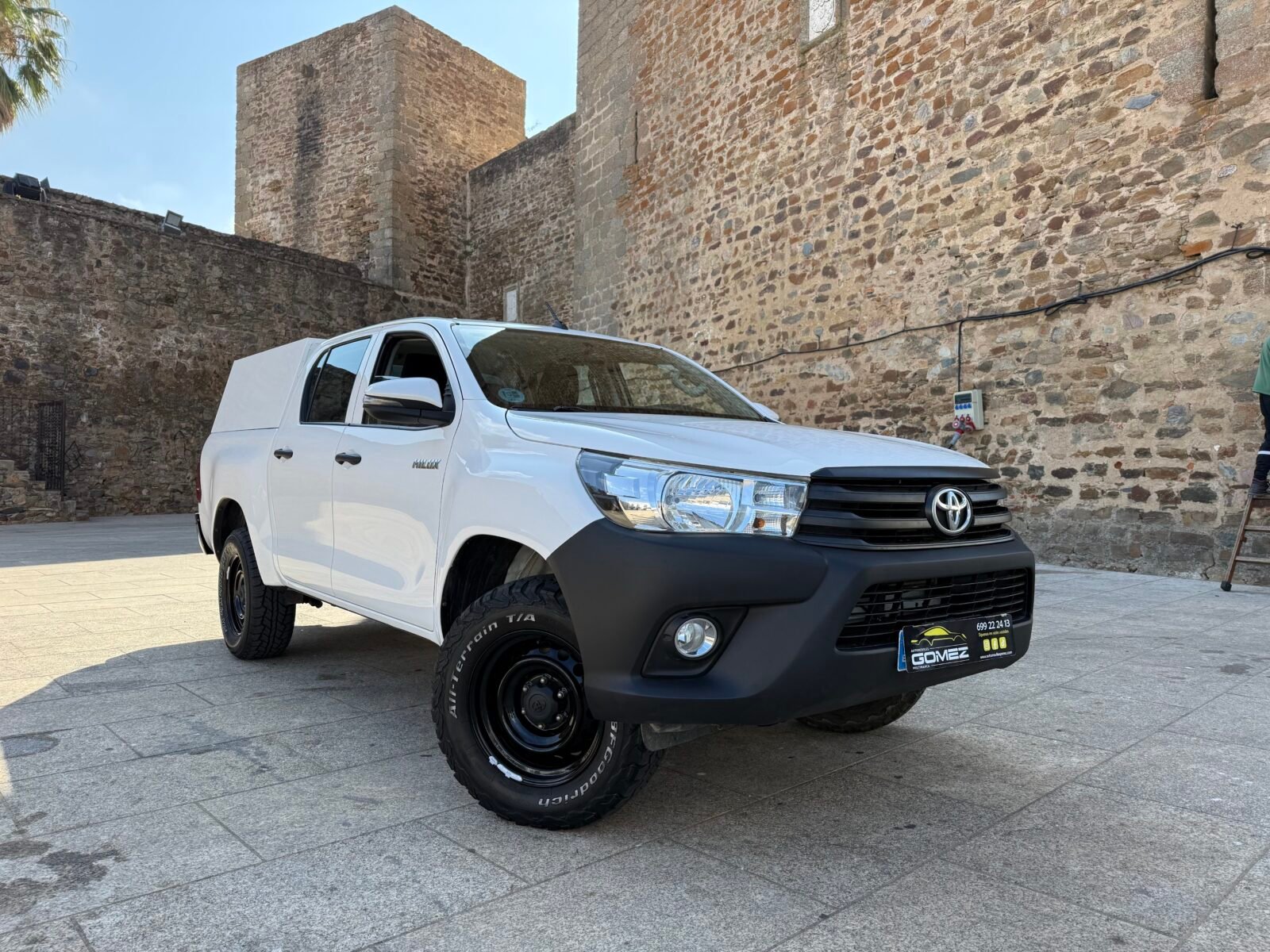 TOYOTA Hilux PICKUP 2.4 D-4D CABINA DOBLE GX