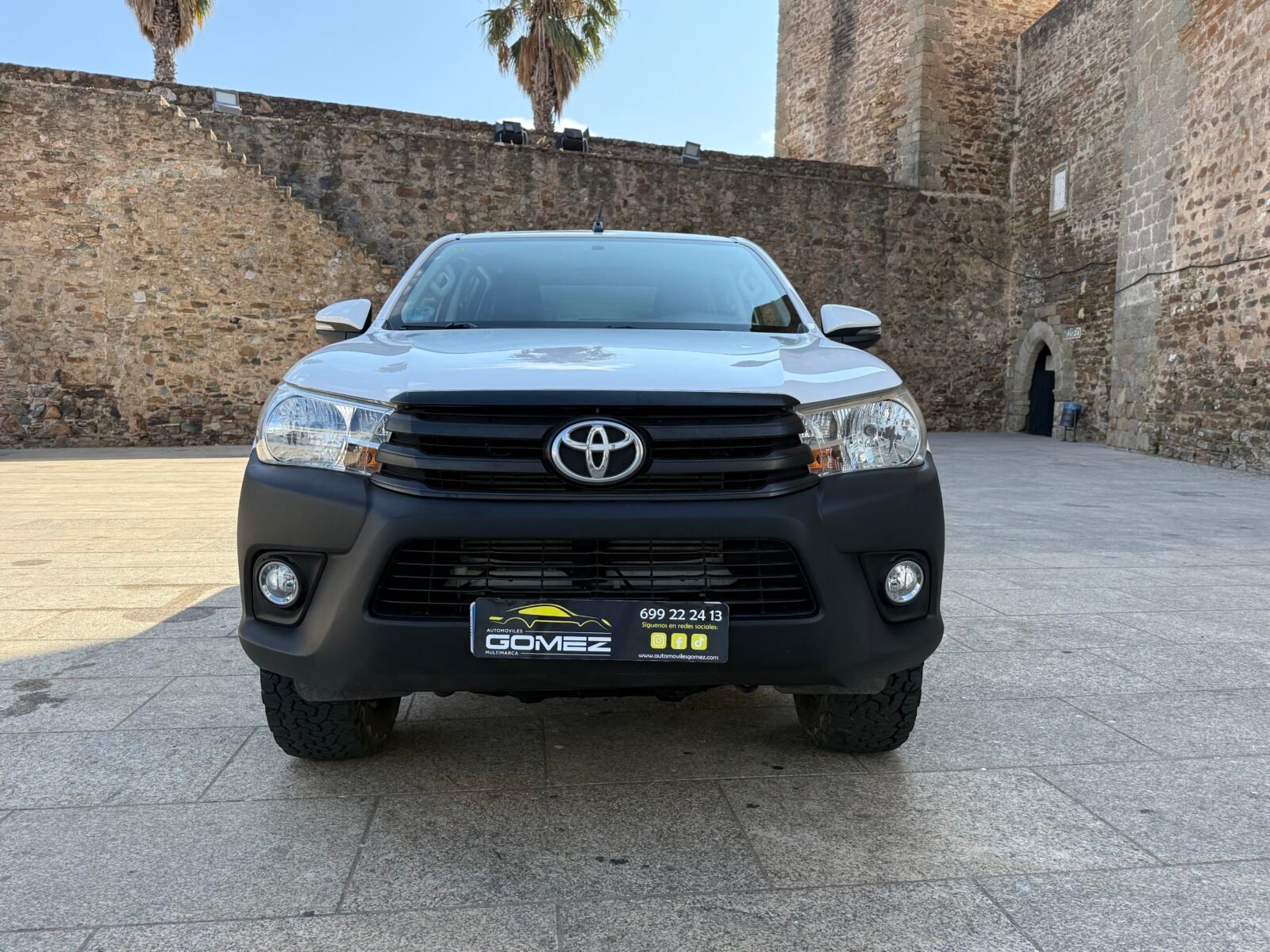 TOYOTA Hilux PICKUP 2.4 D-4D CABINA DOBLE GX