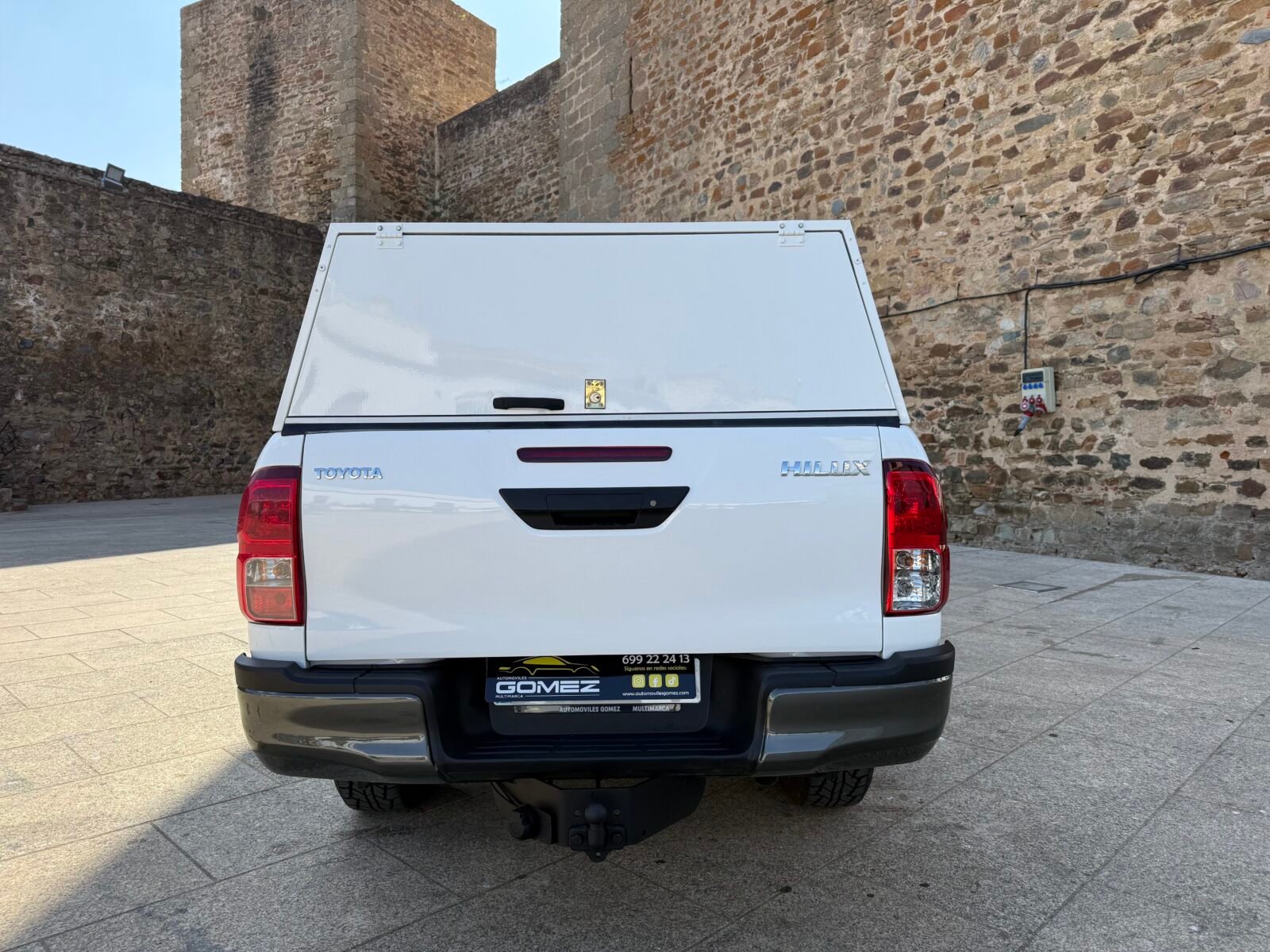 TOYOTA Hilux PICKUP 2.4 D-4D CABINA DOBLE GX