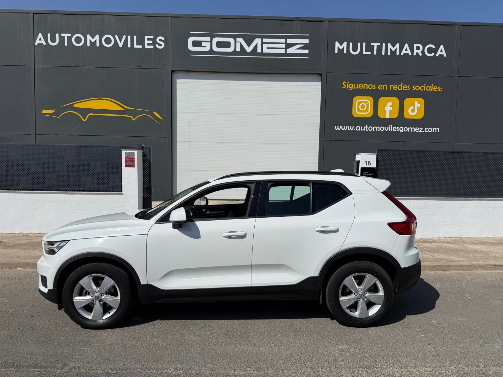 VOLVO XC40  2.0 D3 MOMENTUM 150 CV 