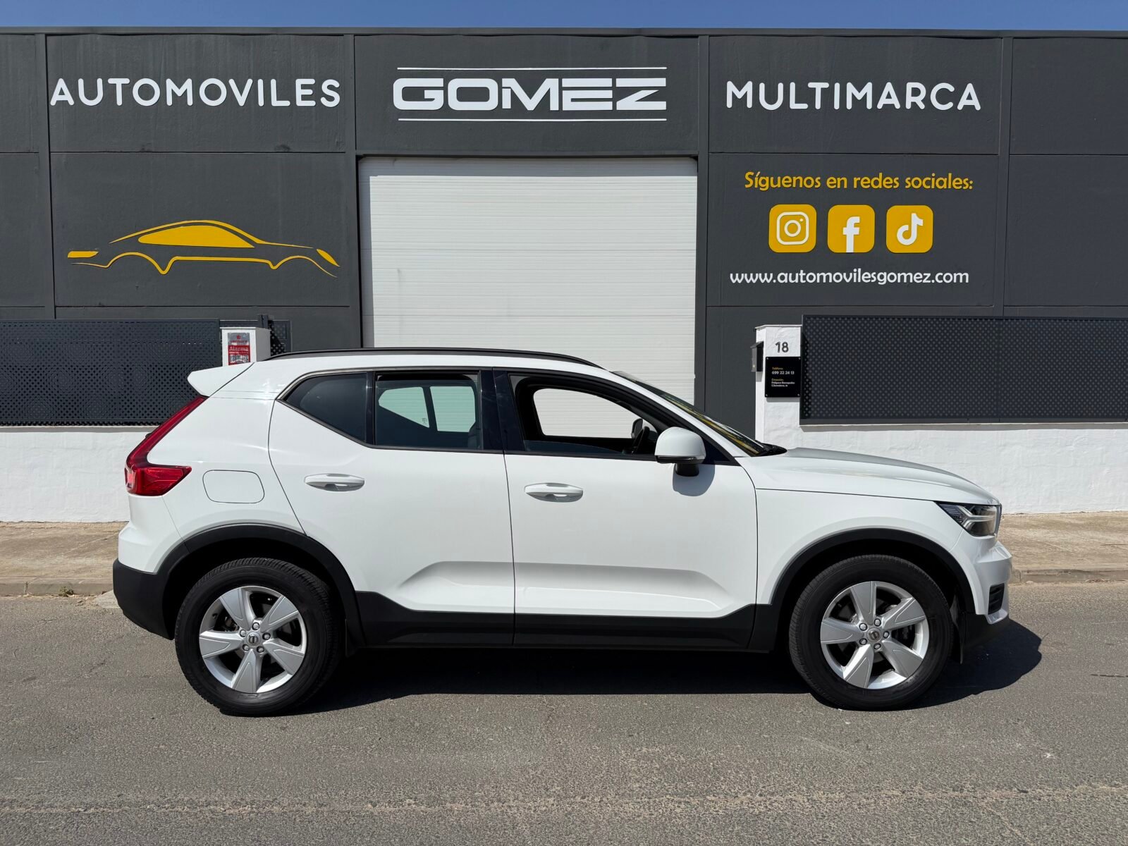 VOLVO XC40  2.0 D3 MOMENTUM 150 CV 