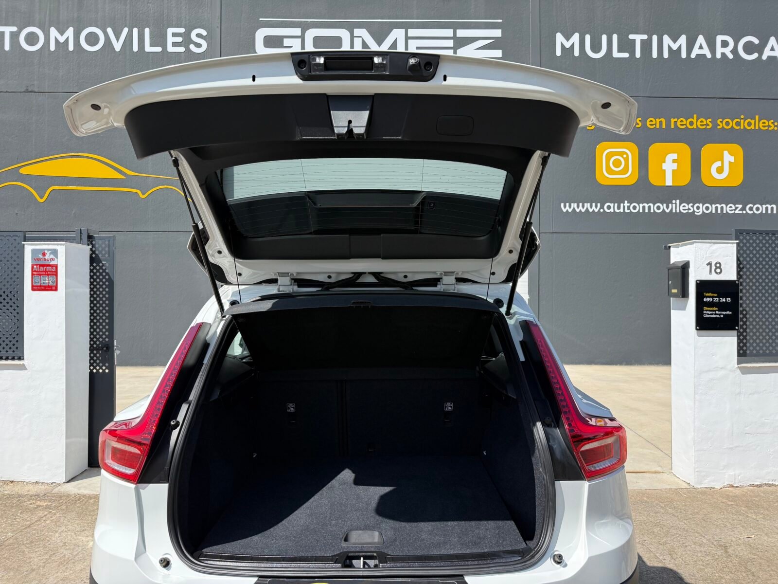 VOLVO XC40  2.0 D3 MOMENTUM 150 CV 