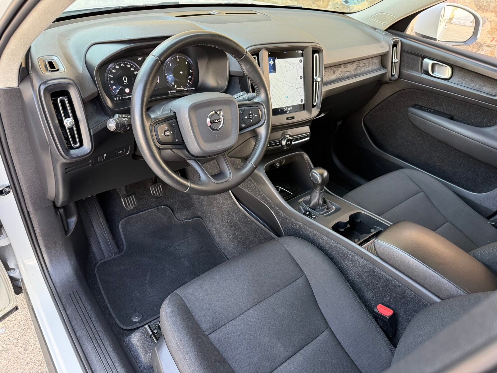 VOLVO XC40  2.0 D3 MOMENTUM 150 CV 