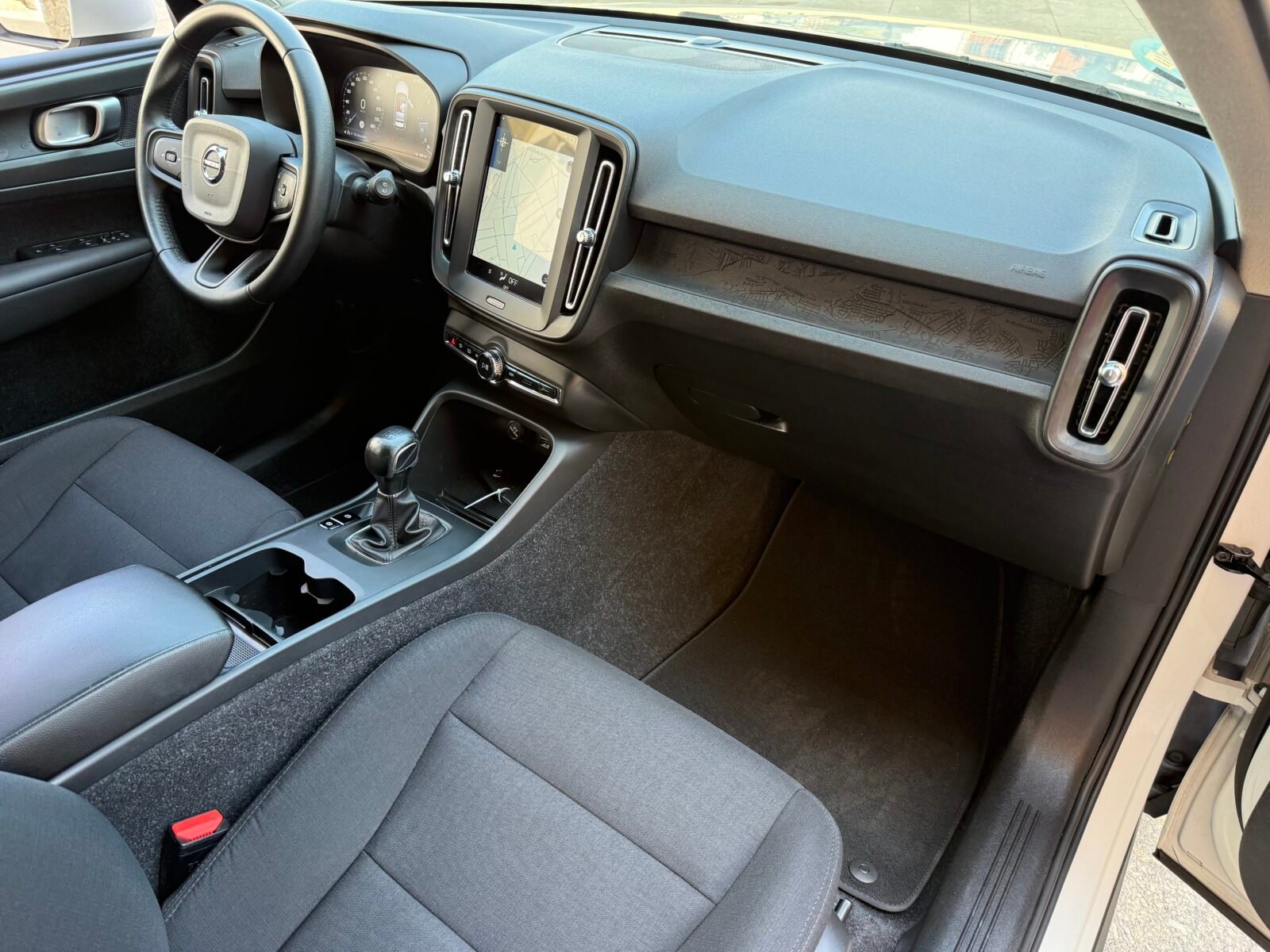 VOLVO XC40  2.0 D3 MOMENTUM 150 CV 