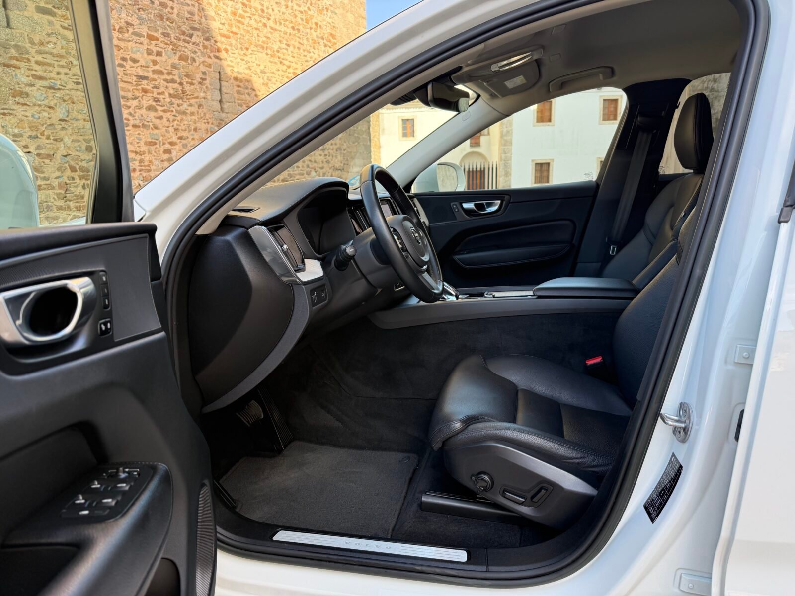 VOLVO XC60 2.0 B4 D Inscription Auto 197 CV 