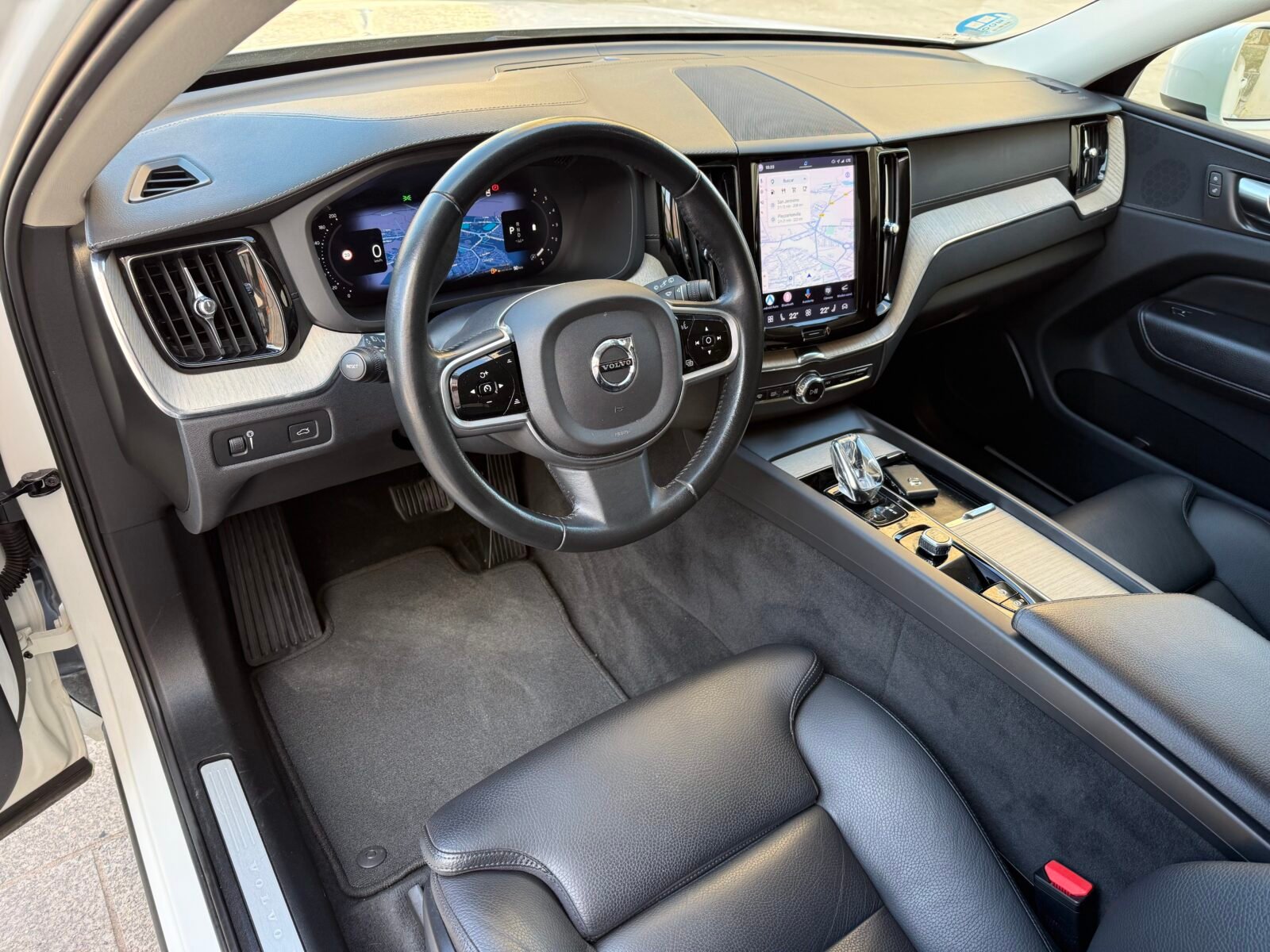 VOLVO XC60 2.0 B4 D Inscription Auto 197 CV 
