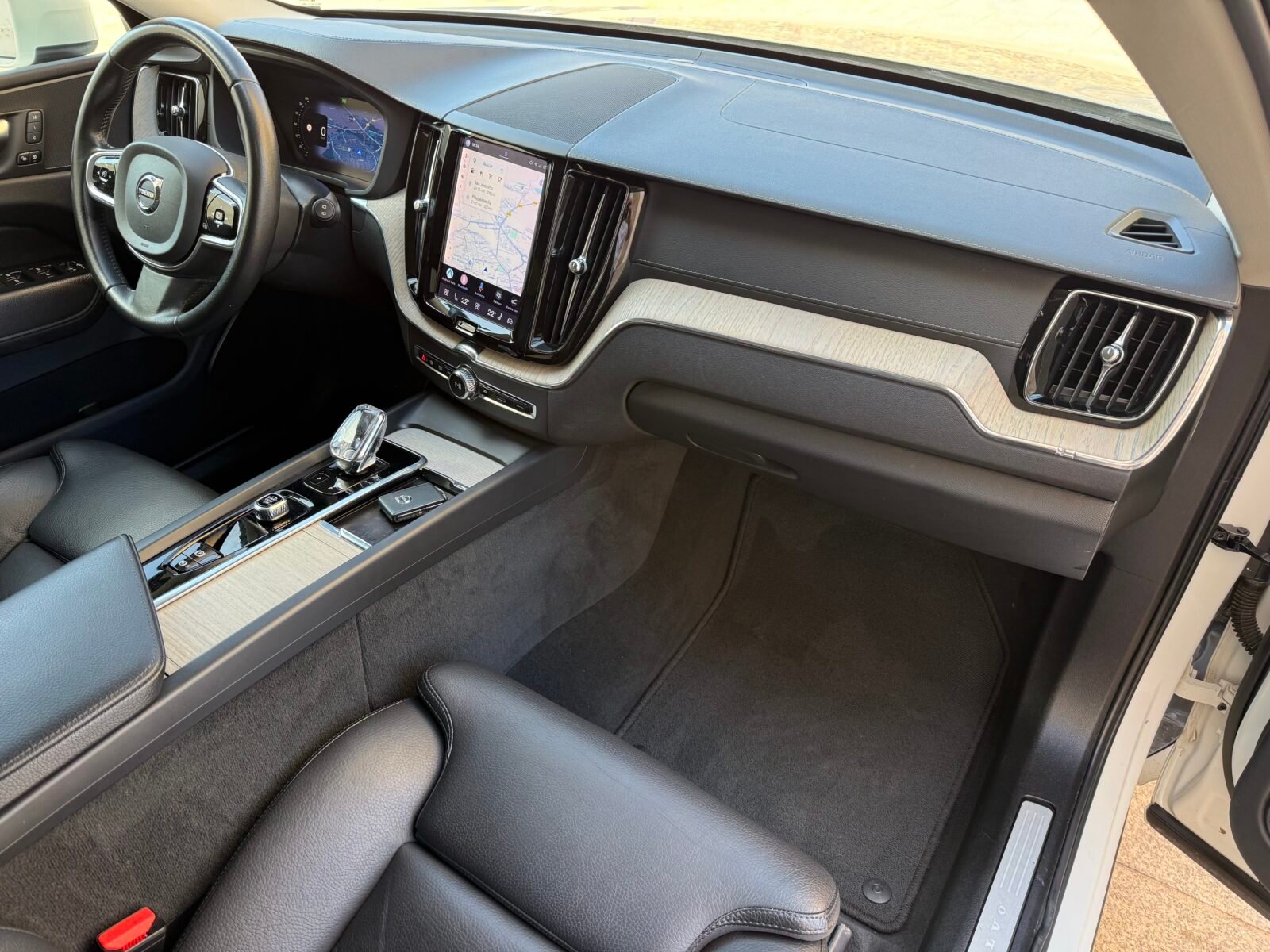 VOLVO XC60 2.0 B4 D Inscription Auto 197 CV 