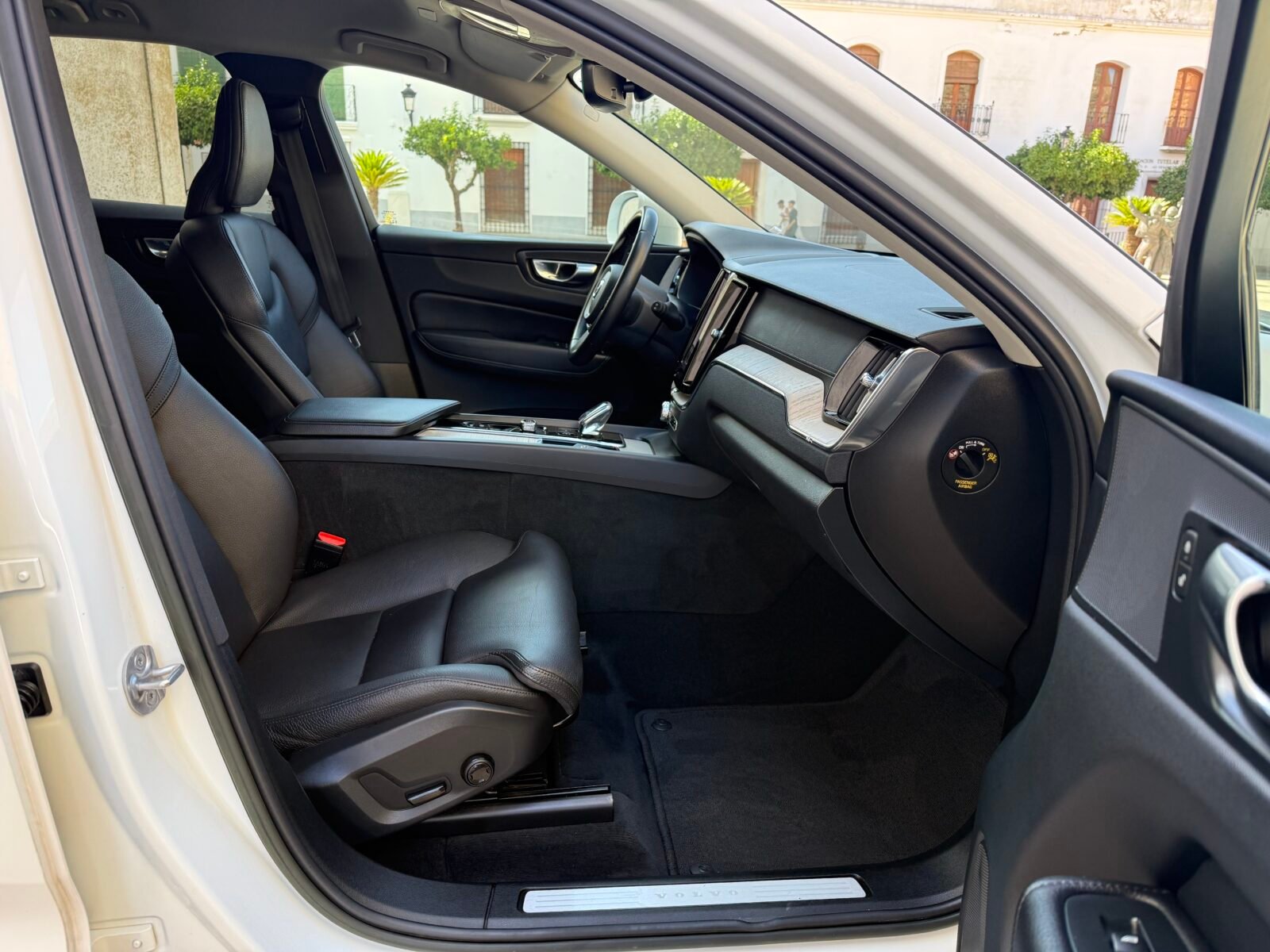 VOLVO XC60 2.0 B4 D Inscription Auto 197 CV 
