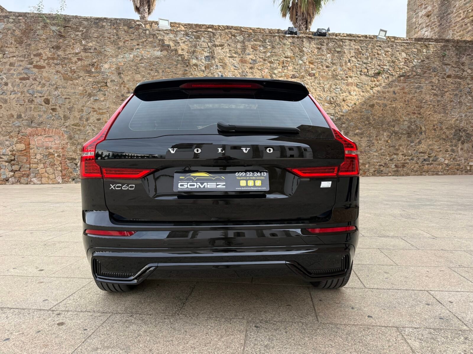 VOLVO XC60 2.0 T6 AWD Recharge R-Design Auto Híbrido enchufable 