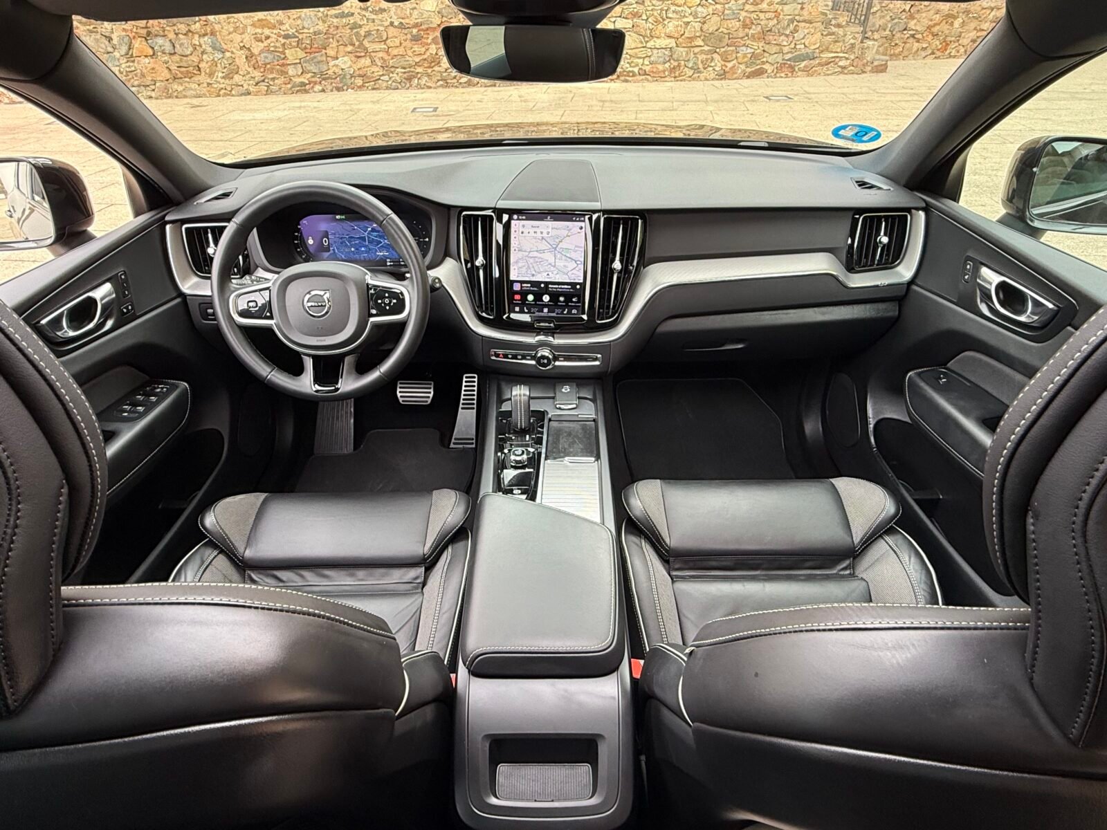 VOLVO XC60 2.0 T6 AWD Recharge R-Design Auto Híbrido enchufable 